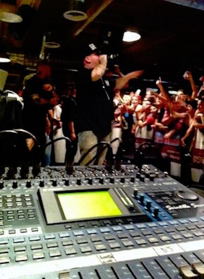 Fonico per i Club Dogo