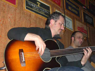 8mani acoustic trio